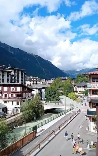 Elegant A Chamonix