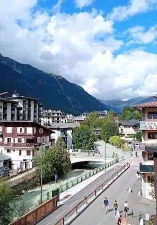 Elegant A Chamonix